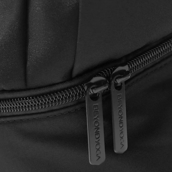 Beyond yoga black convertible gym bag NWT NIB - Picture 4 of 9